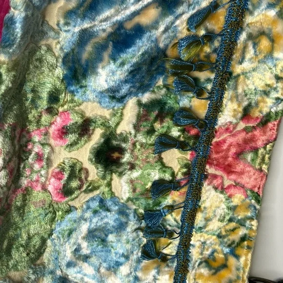 Just Be Blue and Green Crossbody Carpet Bohemian Bag with Geometric Pattern - Picture 10 of 16